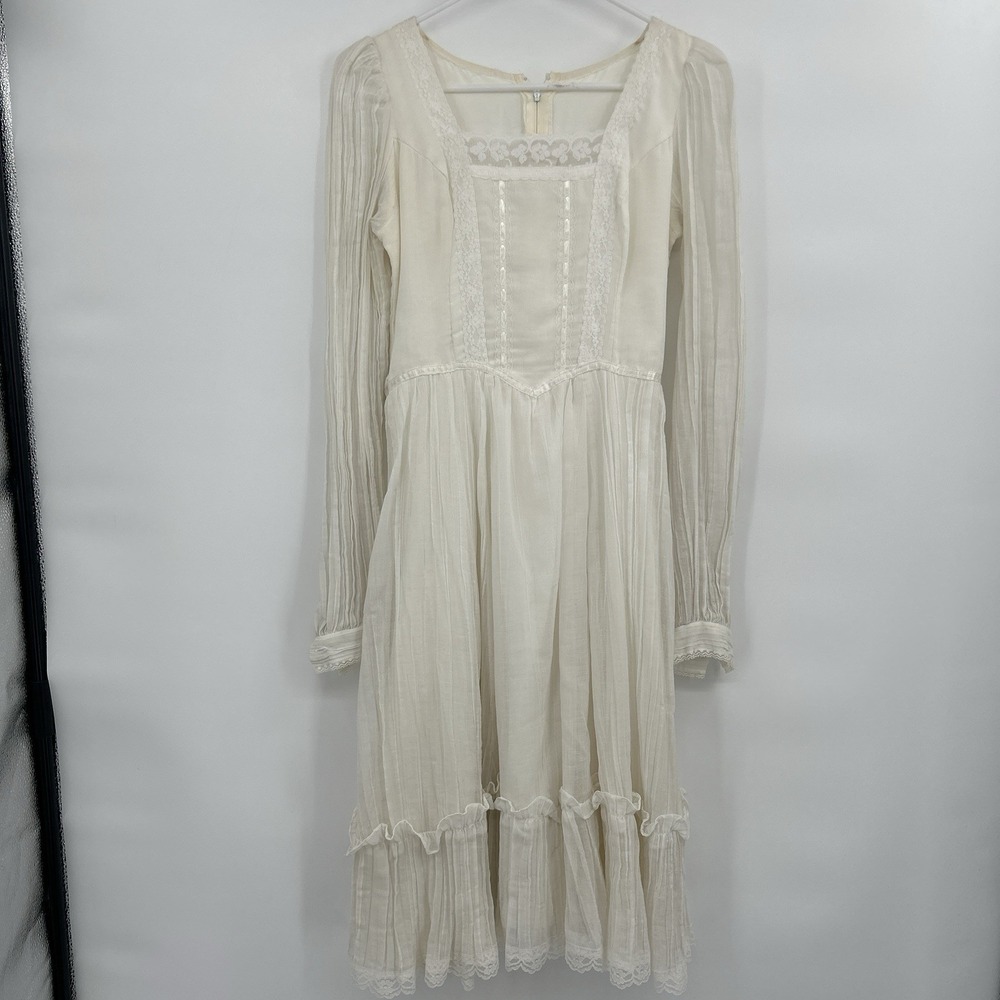 Vintage 70's Gunne Sax by Jessica Ivory Lace Prairie Dress Victorian 30" Bust